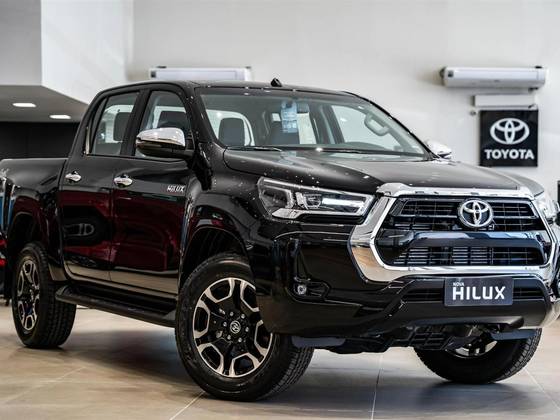 TOYOTA HILUX 2.8 D-4D TURBO DIESEL CD SRX 4X4 AUTOMÁTICO TOYOTA HILUX 2.8 D-4D TURBO DIESEL CD SRX 4X4 AUTOMÁTICO